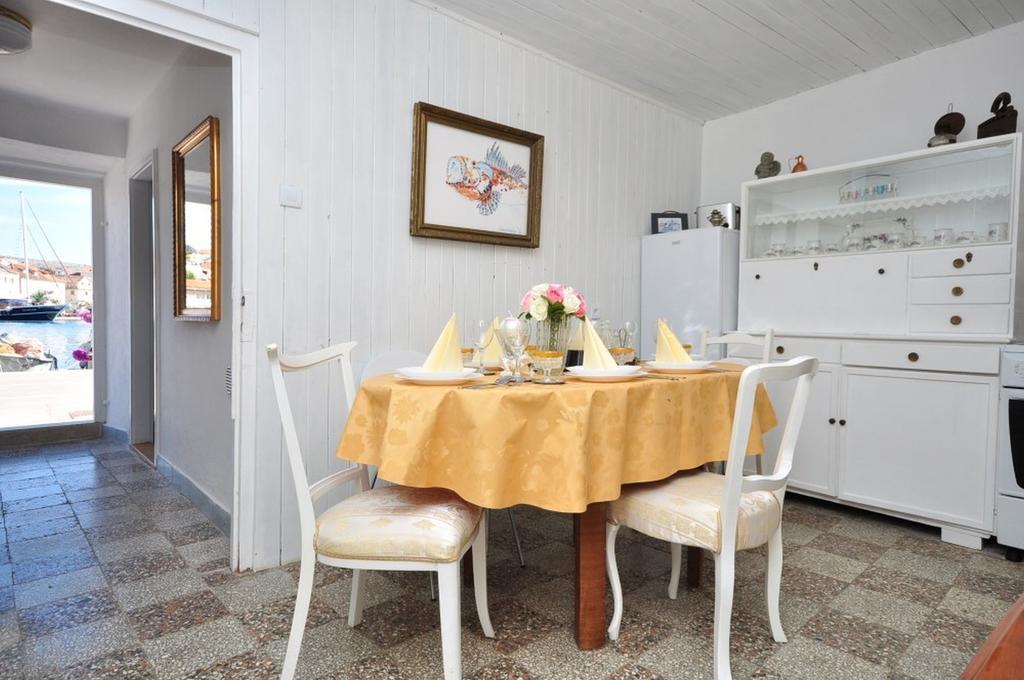Holiday Home Gariful Milna  Extérieur photo